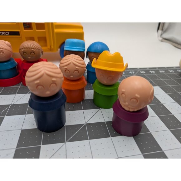 Tupperware Tuppertoys Yellow School Bus Convertible Classroom 1987 13 People - Picture 3 of 12